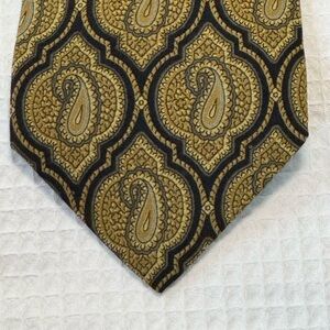 Giorgio Armani Gold and Black Paisley Men's Tie silk made in Italy